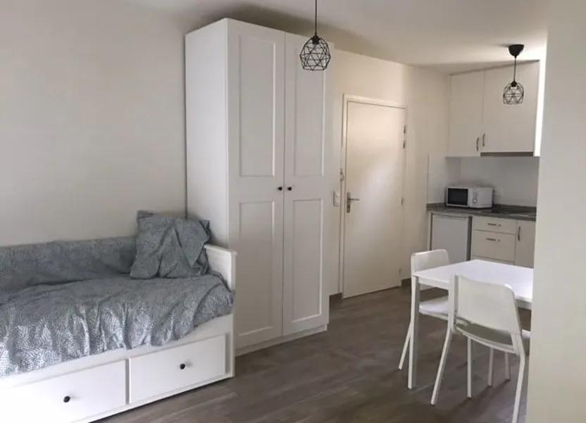 Flat Avenue Laplace in Arcueil
