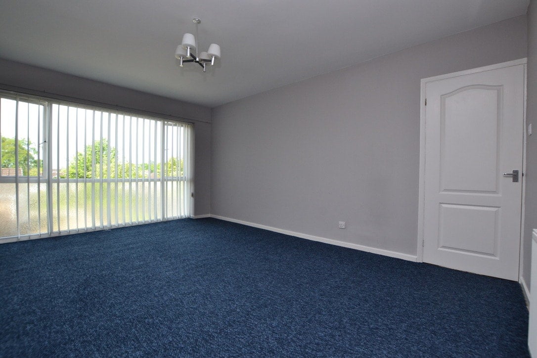 Flat Willows Close in Killingworth