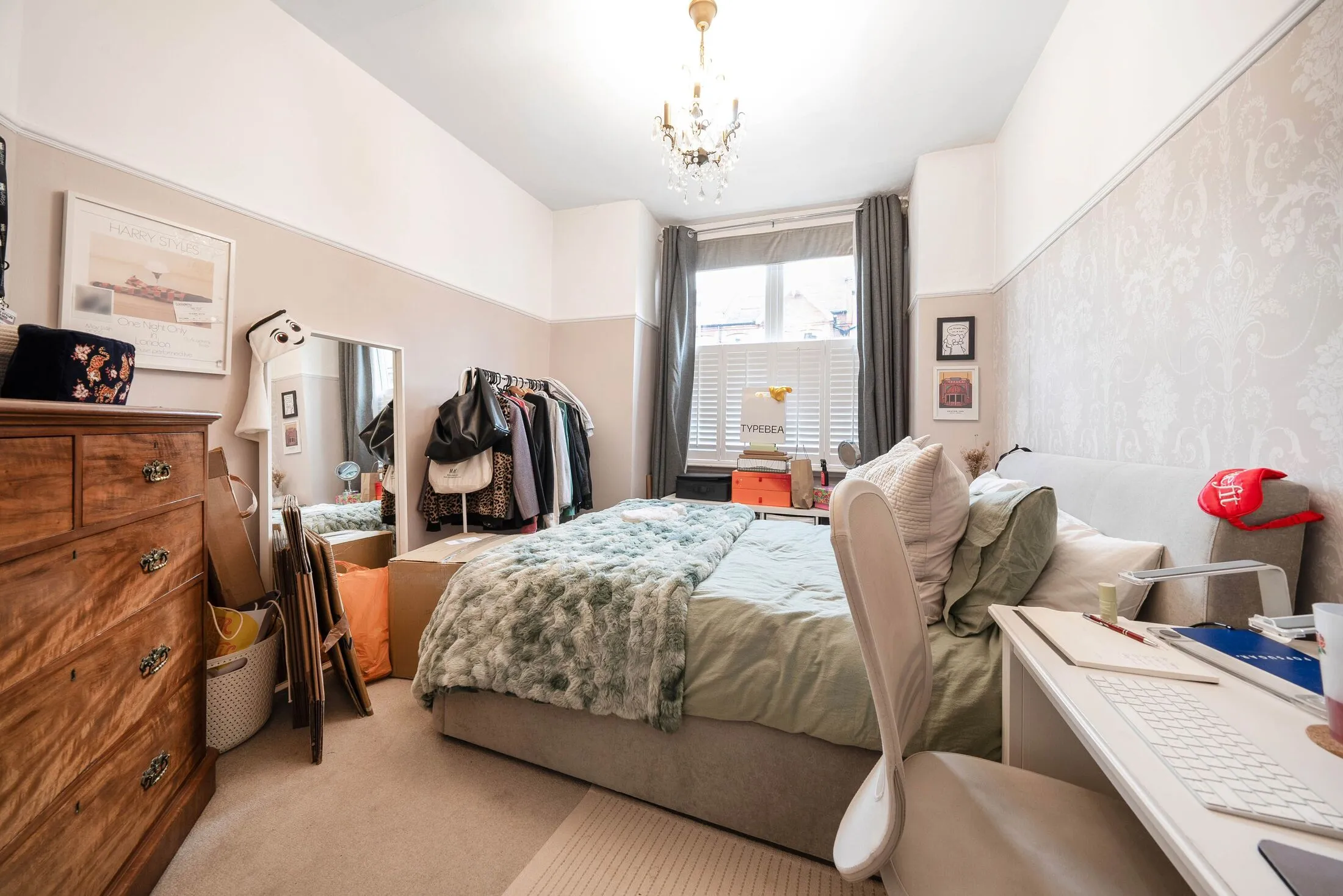 Flat Idlecombe Road in Greater London