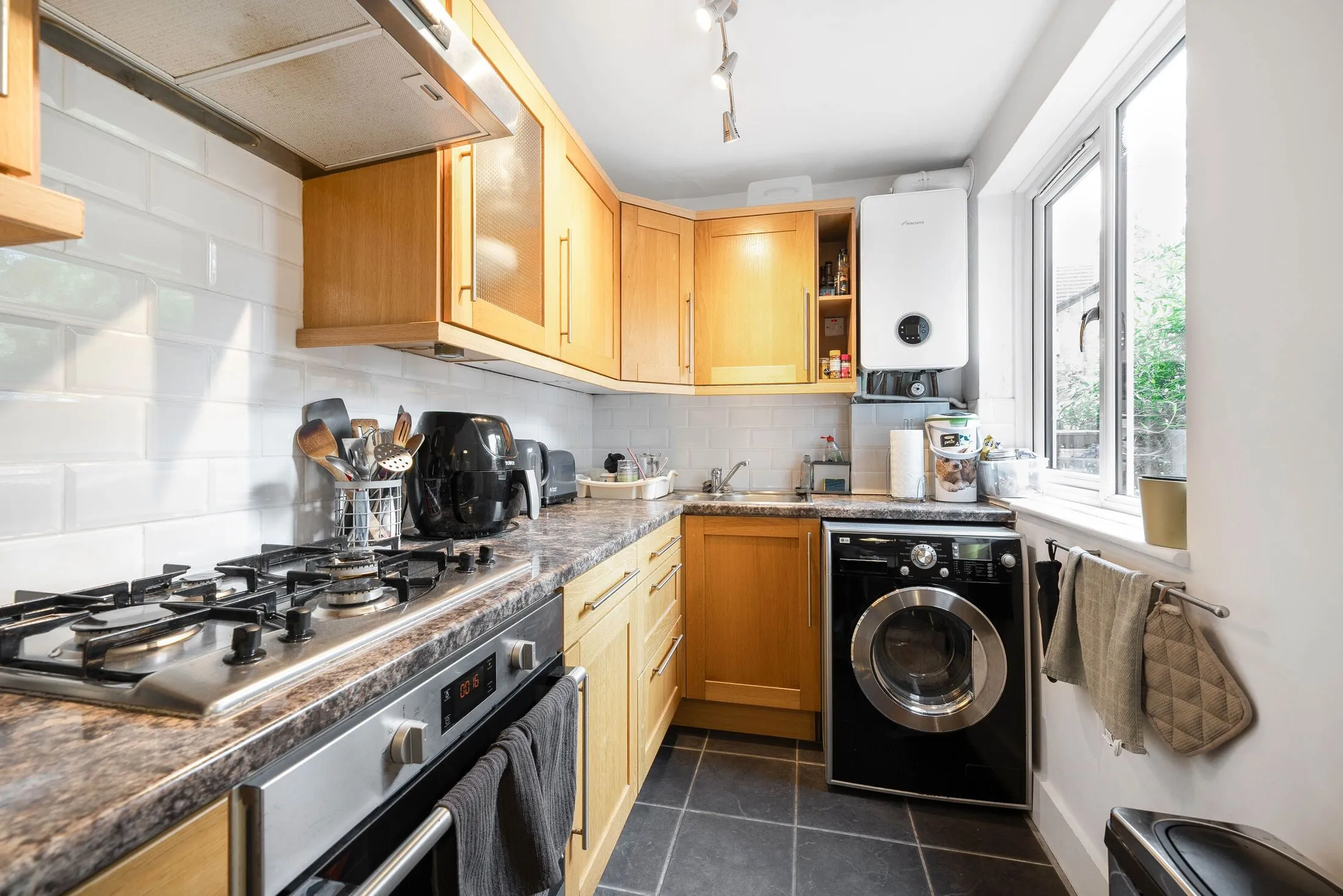 Flat Idlecombe Road in Greater London
