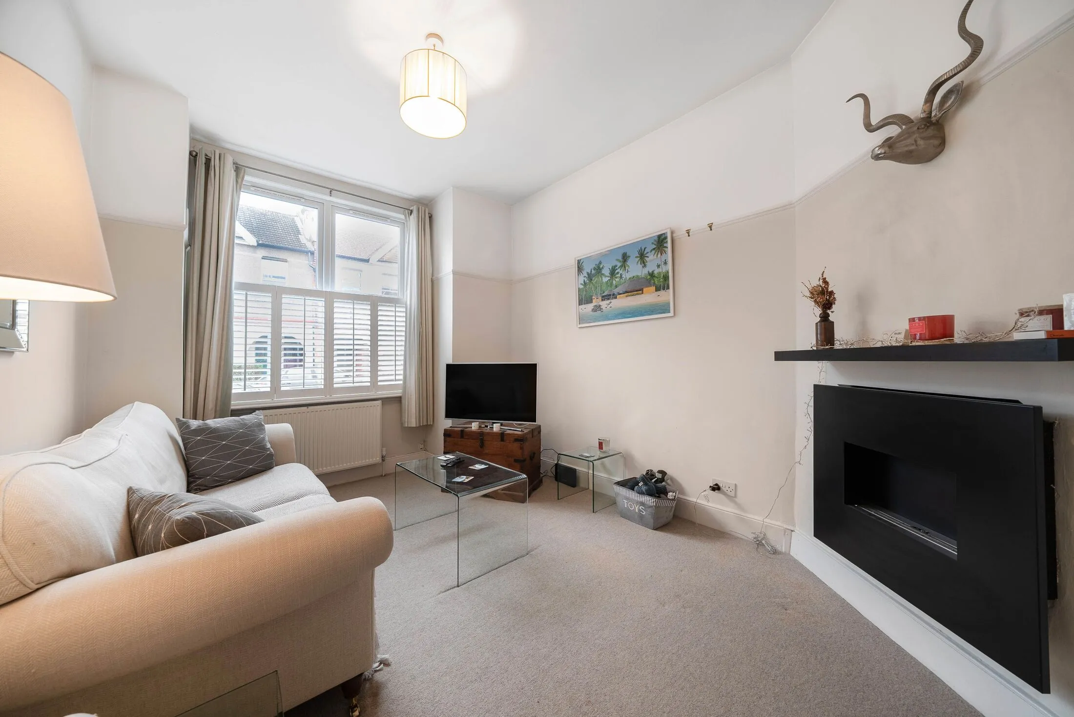 Flat Idlecombe Road in Greater London