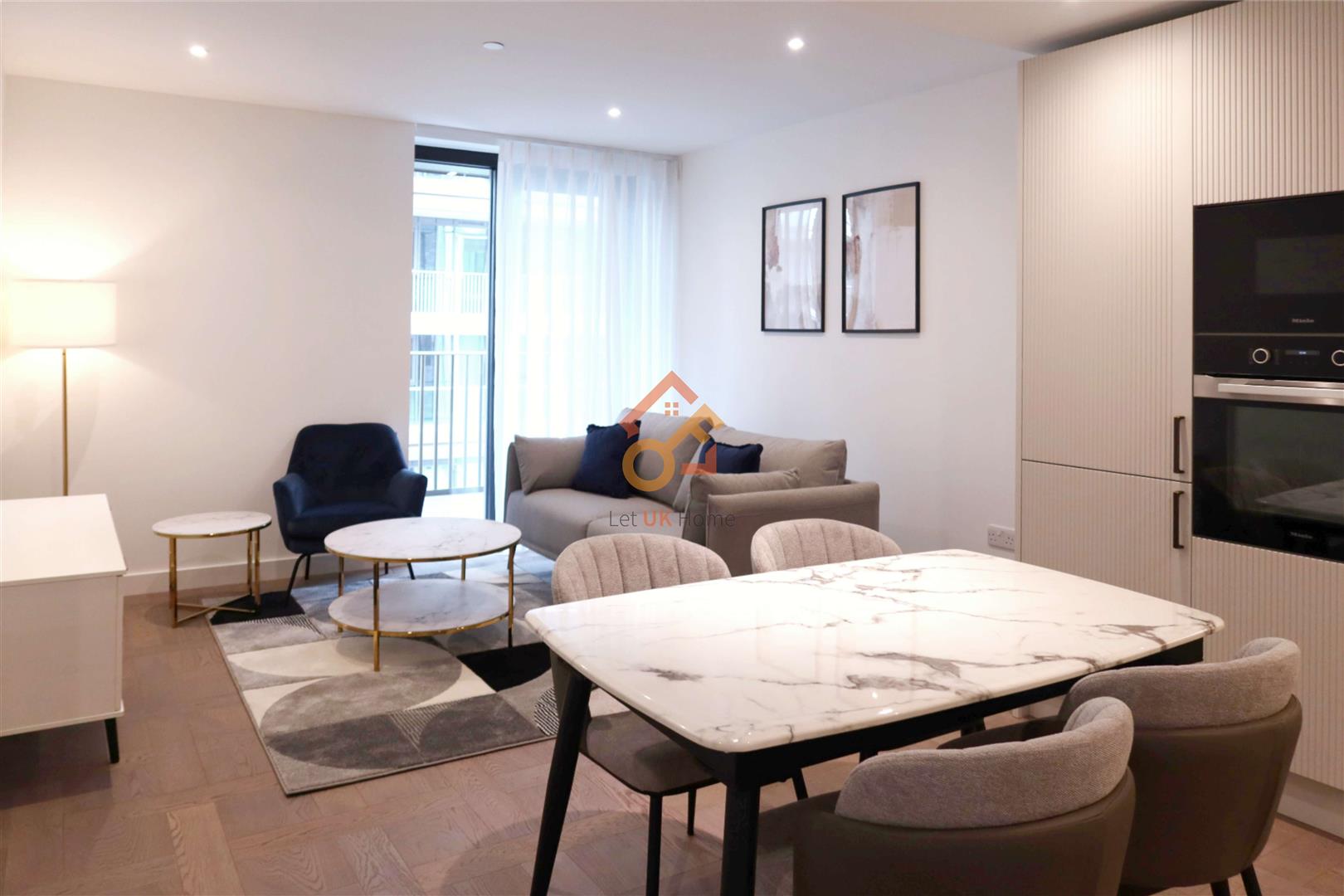 Flat Merino Gardens in Greater London