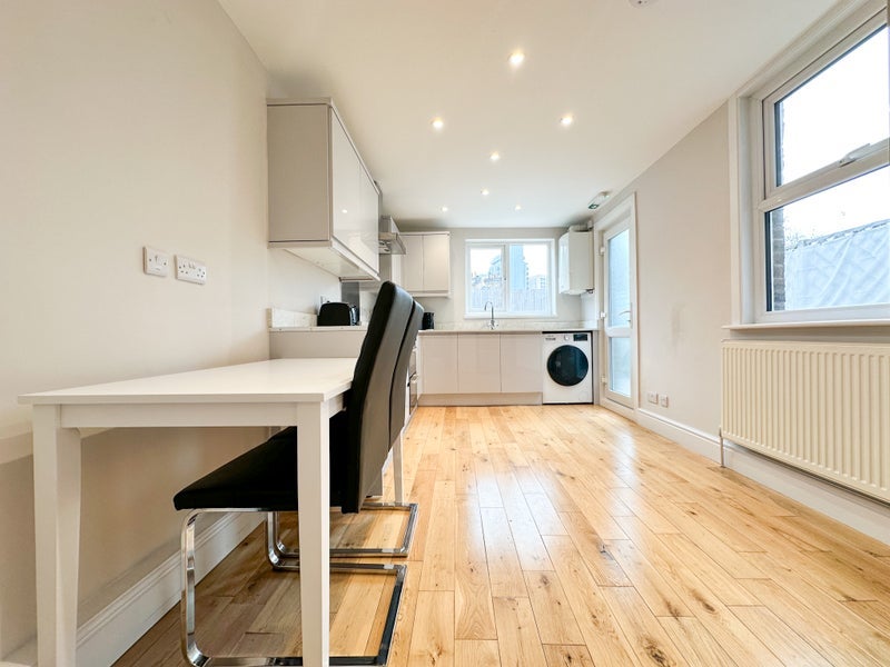 Room Elswick Road in Greater London
