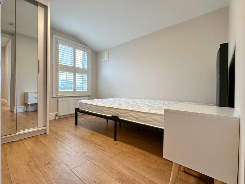 Room Elswick Road in Greater London