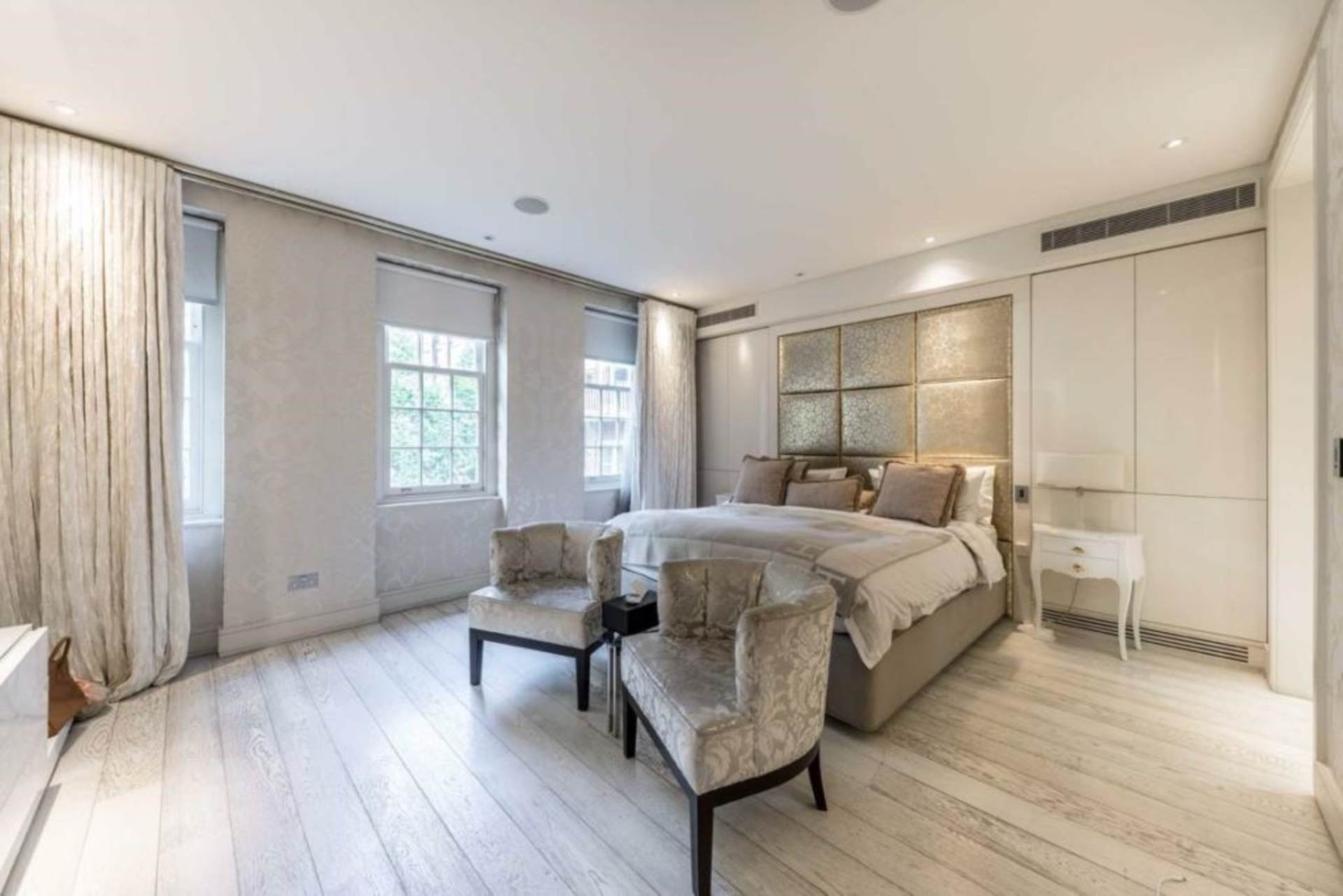 House Lees Place in City of Westminster