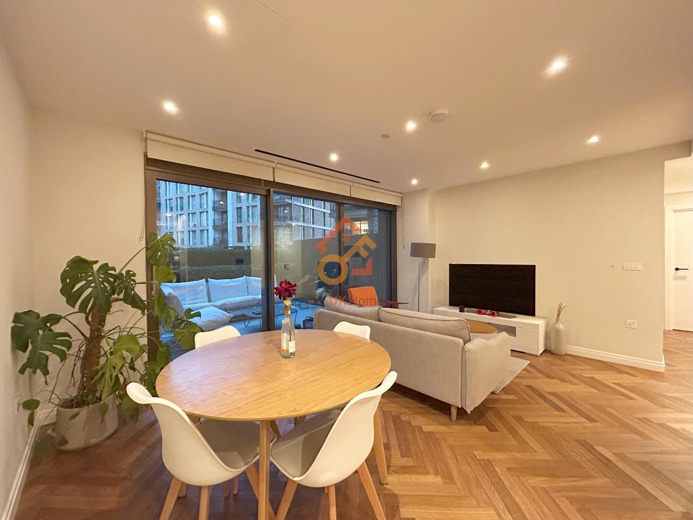 Flat Michael Road in Greater London