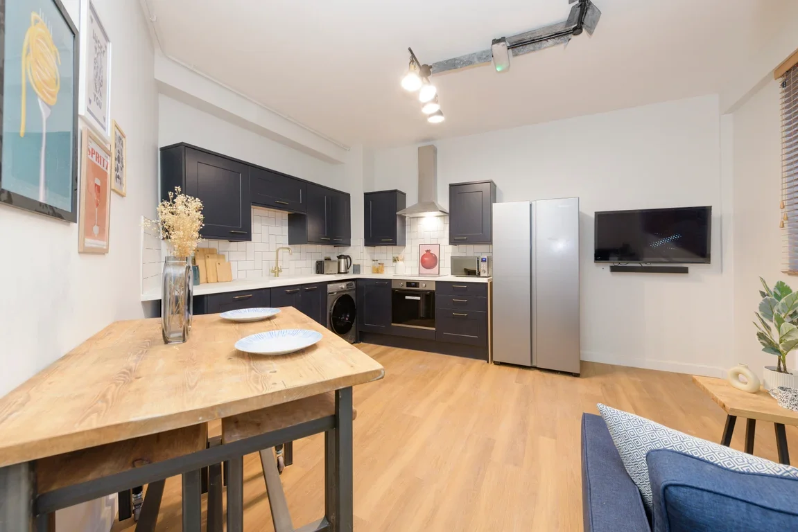 Flat Grosvenor Road in Greater London