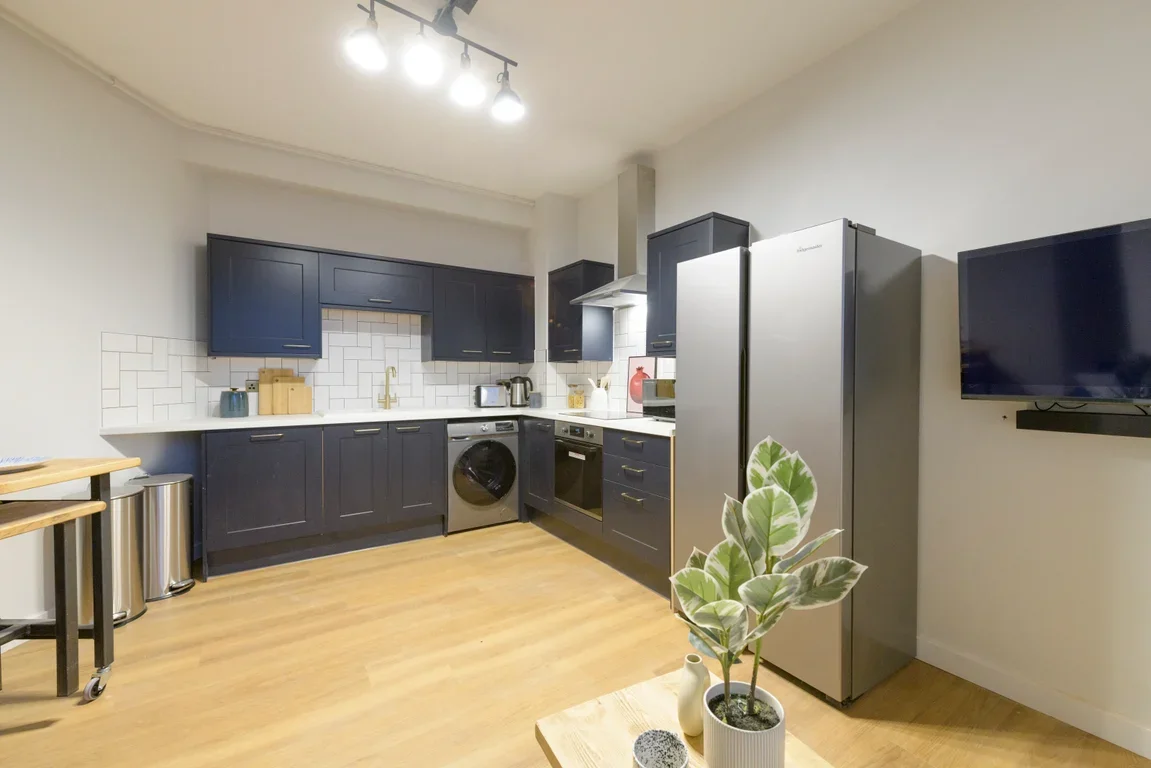 Flat Grosvenor Road in Greater London