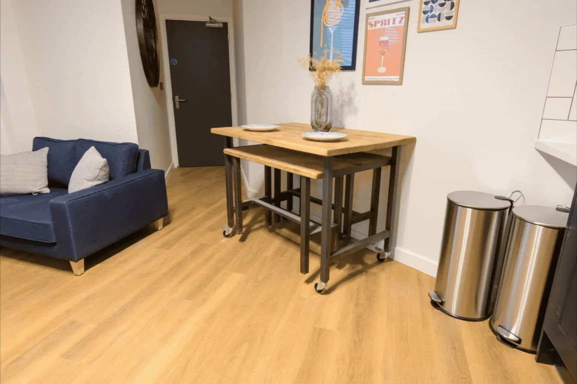 Flat Grosvenor Road in Greater London