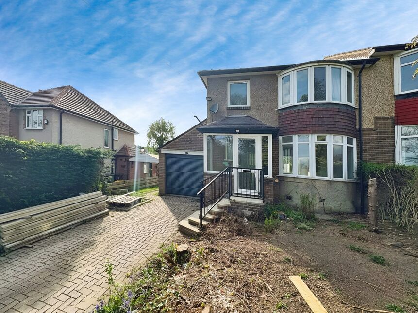House Broomfield Road in Kirklees