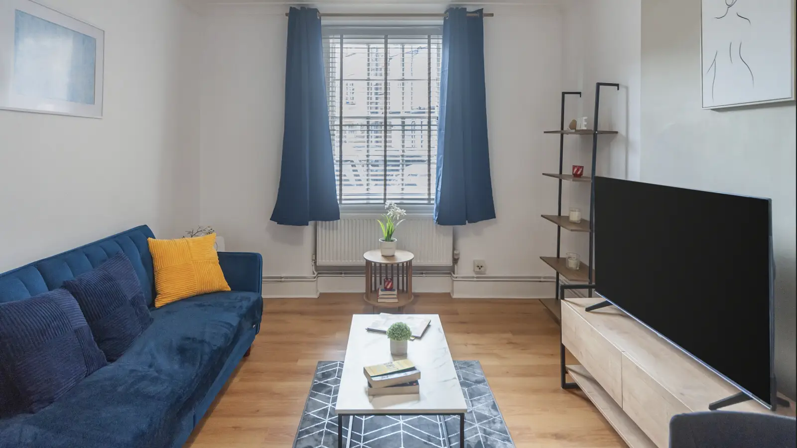 Flat Hamlets Way in Greater London