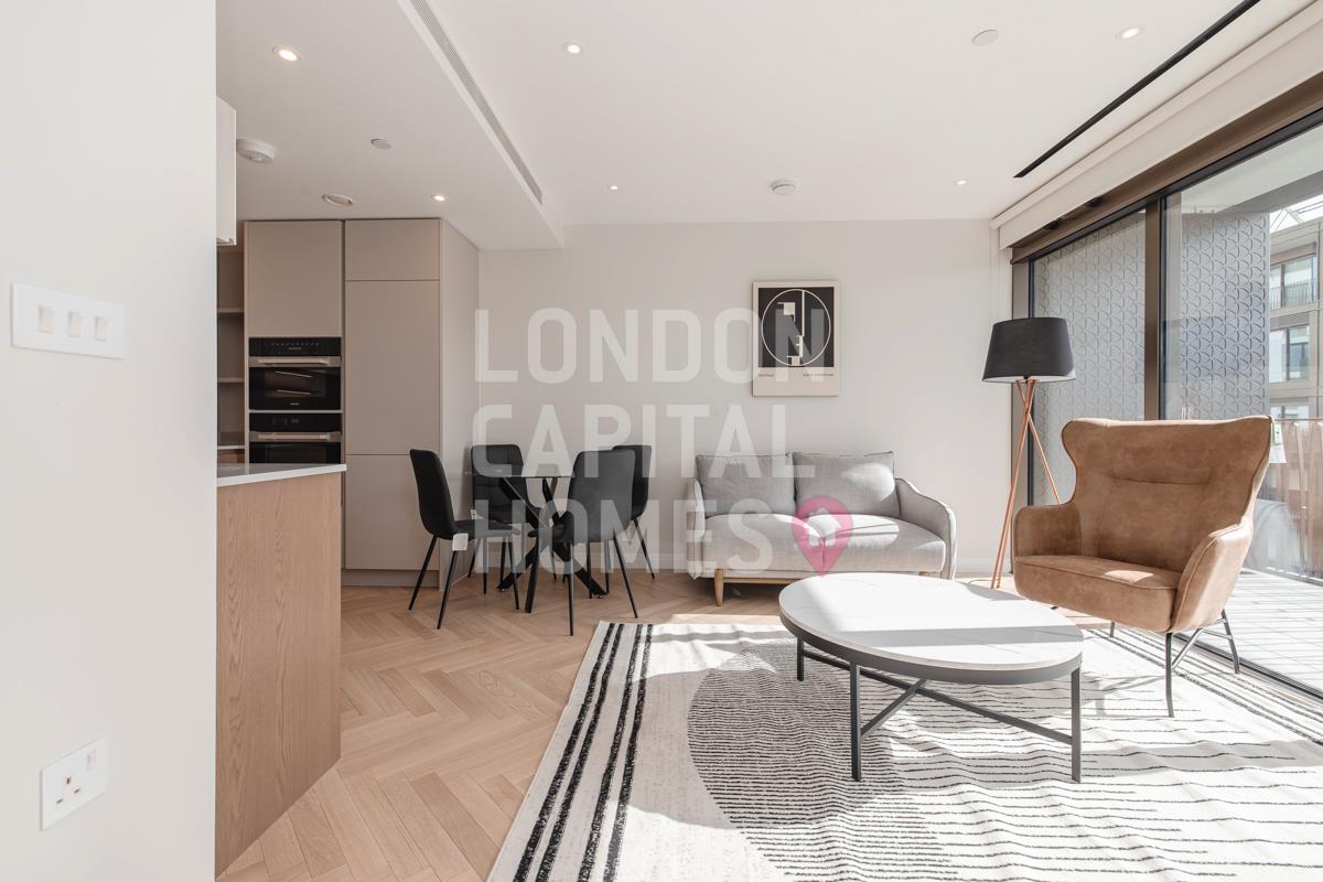 Flat Michael Road in Greater London