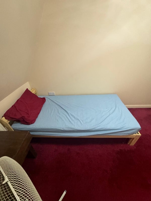 Room Elderberry Way in Greater London