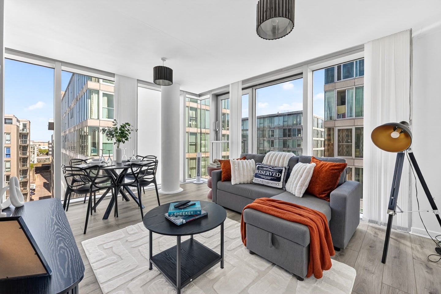 Flat Mortimer Square in Milton Keynes