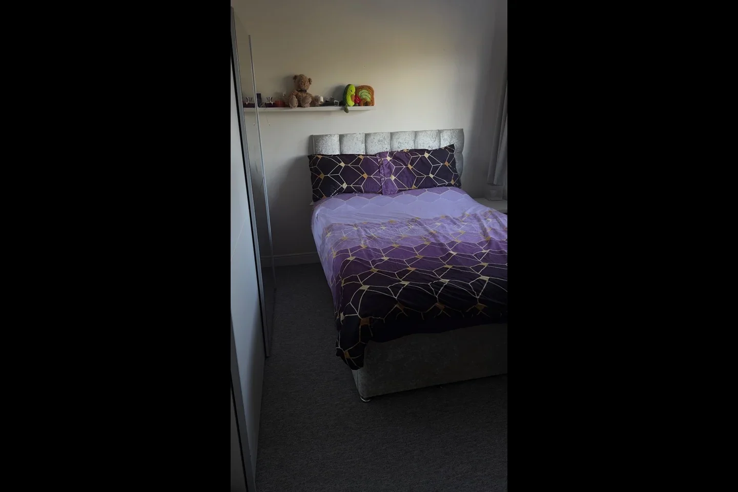 Room Repton Road in Greater London