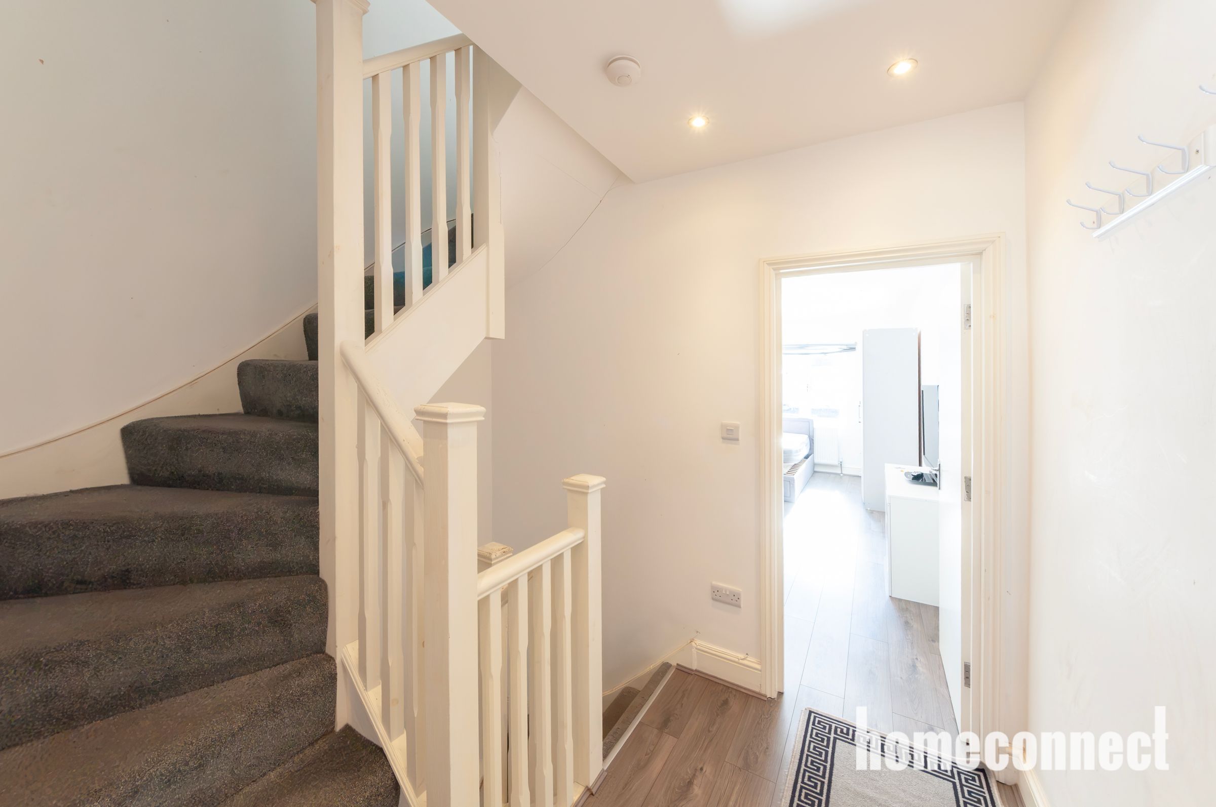 Flat Langdon Road in Greater London