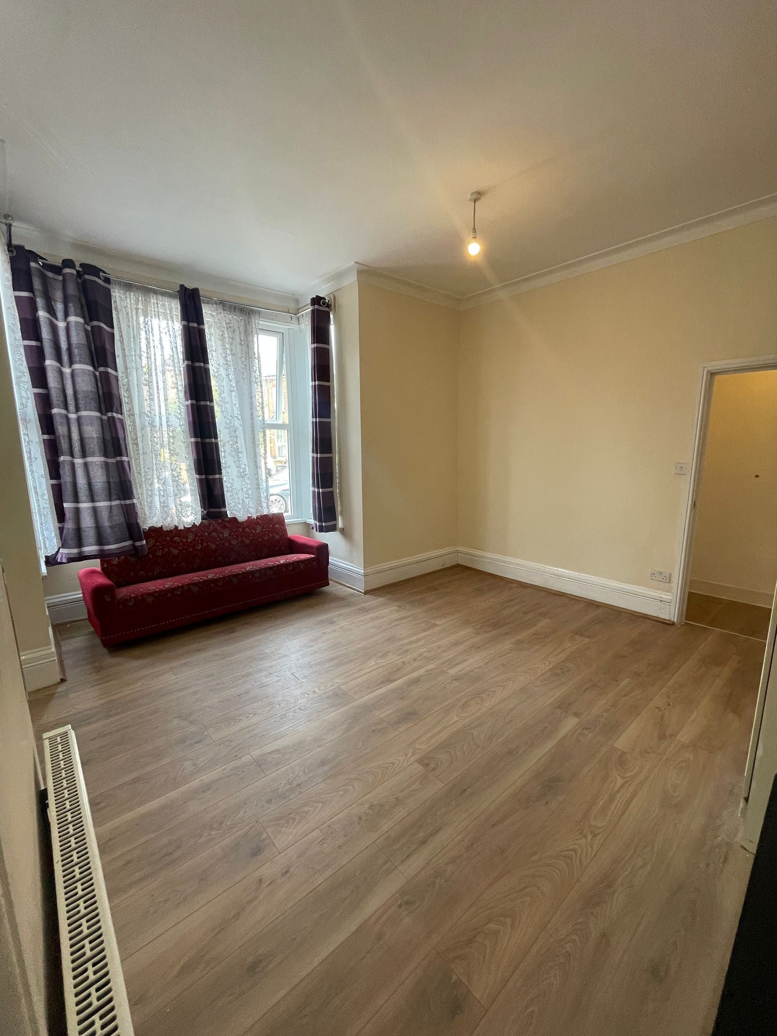 Flat Aldborough Road South in Greater London