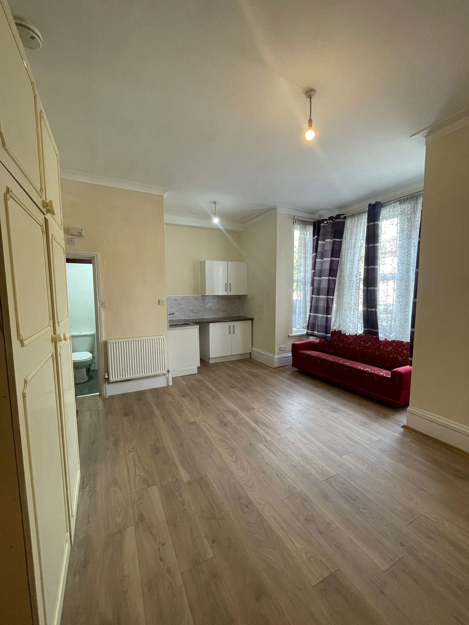 Flat Aldborough Road South in Greater London