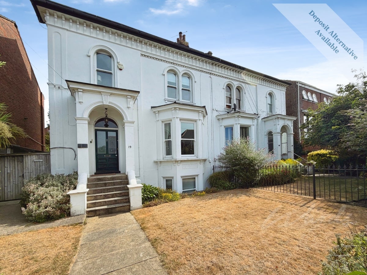House Old Road East in Gravesham