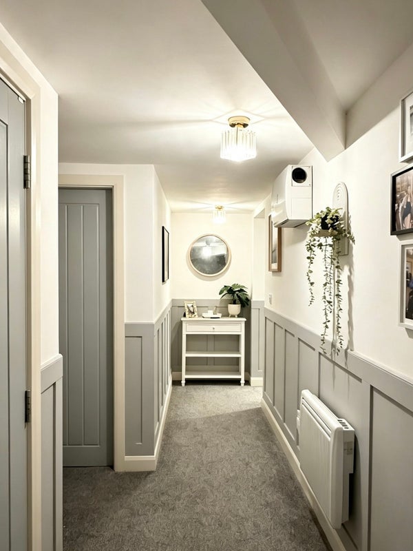 Room Half Edge Lane in Salford