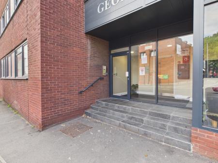 Flat George Street in Wakefield