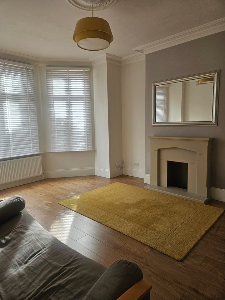 Flat Cranhurst Road in Greater London