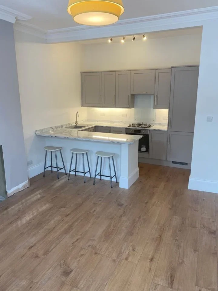 Flat Cranhurst Road in Greater London