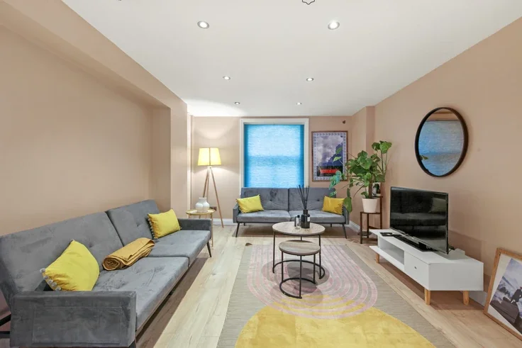Flat Eversholt Street in Greater London