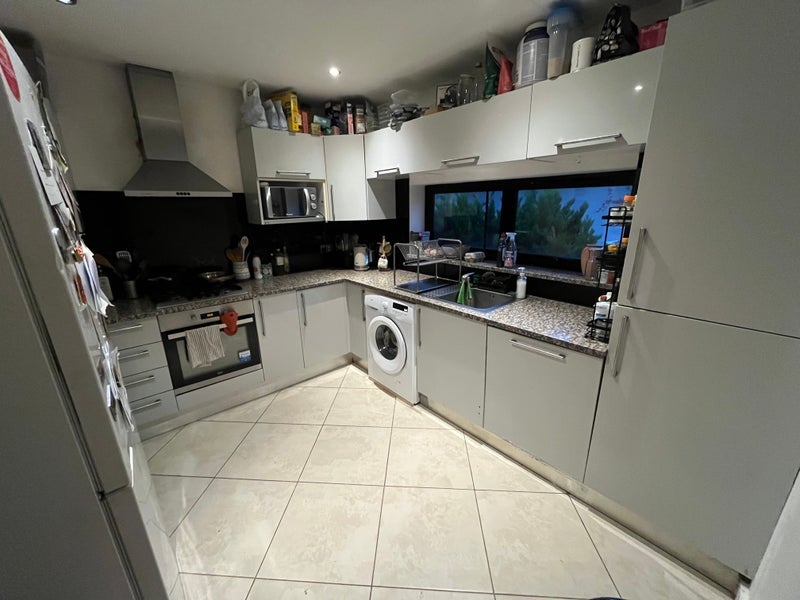 Room Holloway Road in Greater London