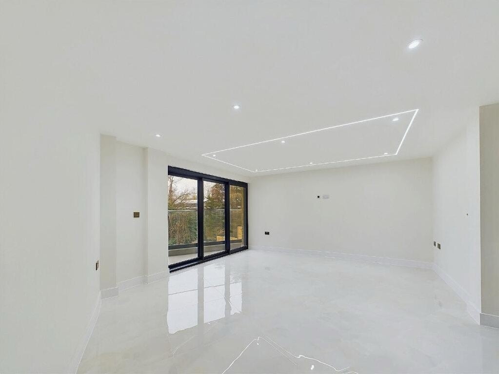 Flat Southill Road in Greater London