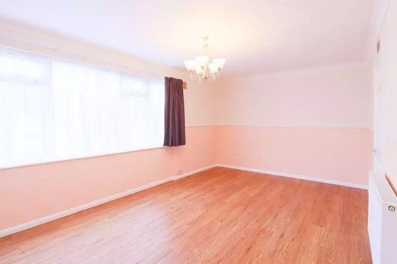 Flat Brymore Road in Canterbury