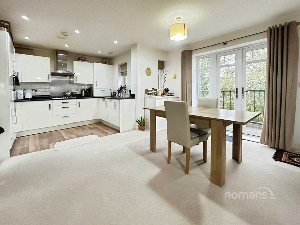Flat Bhamra Gardens in Maidenhead