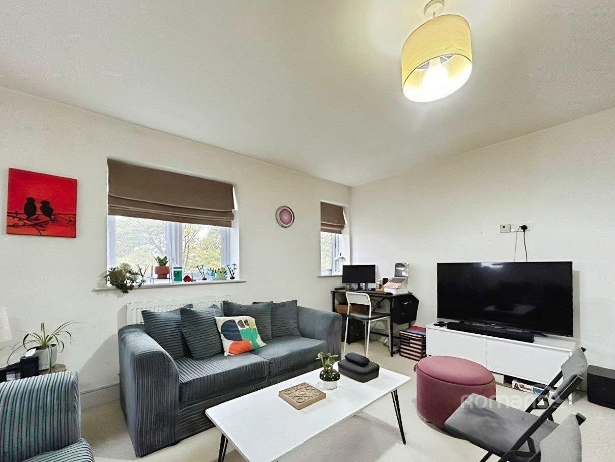 Flat Bhamra Gardens in Maidenhead