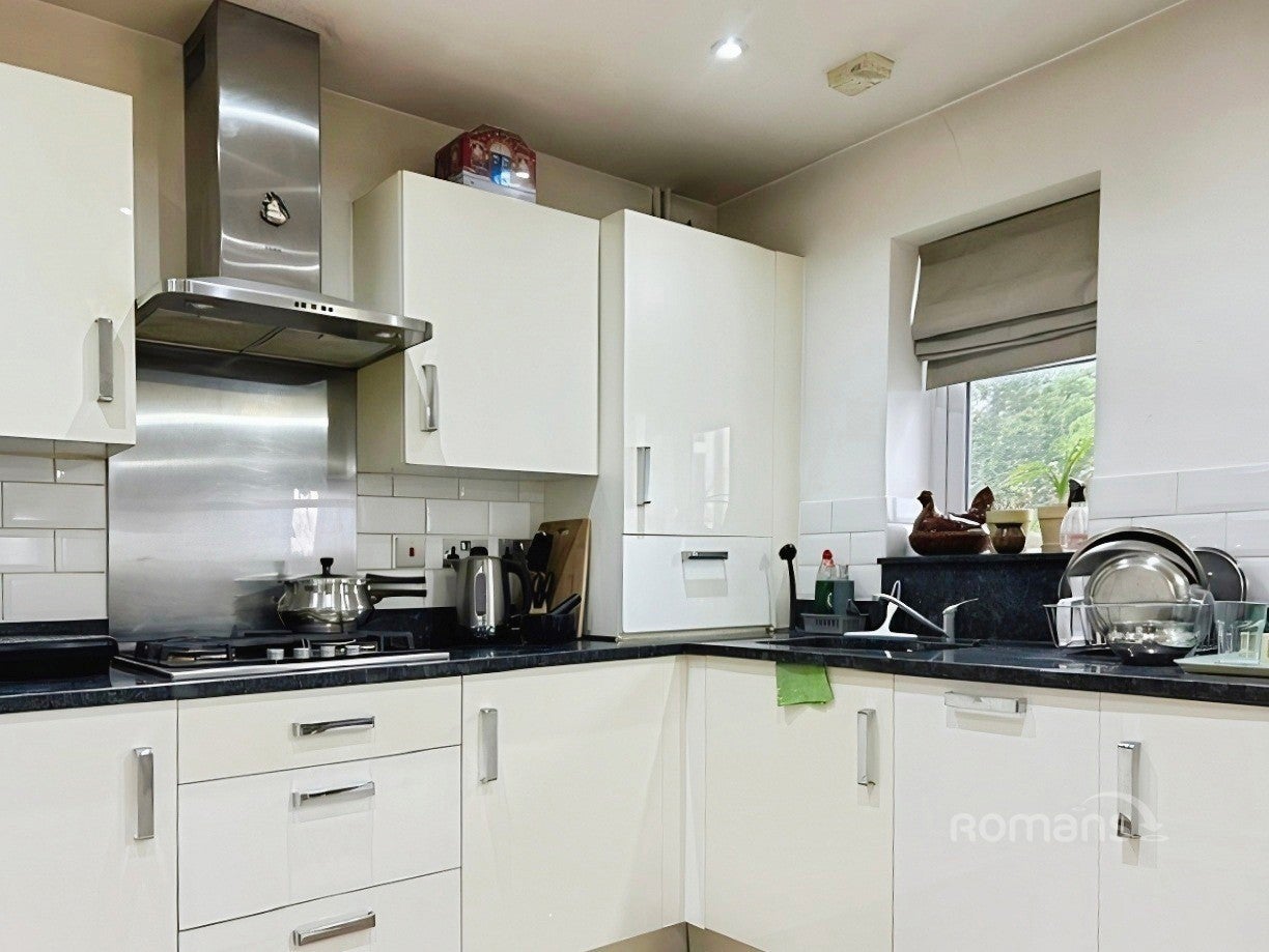 Flat Bhamra Gardens in Maidenhead