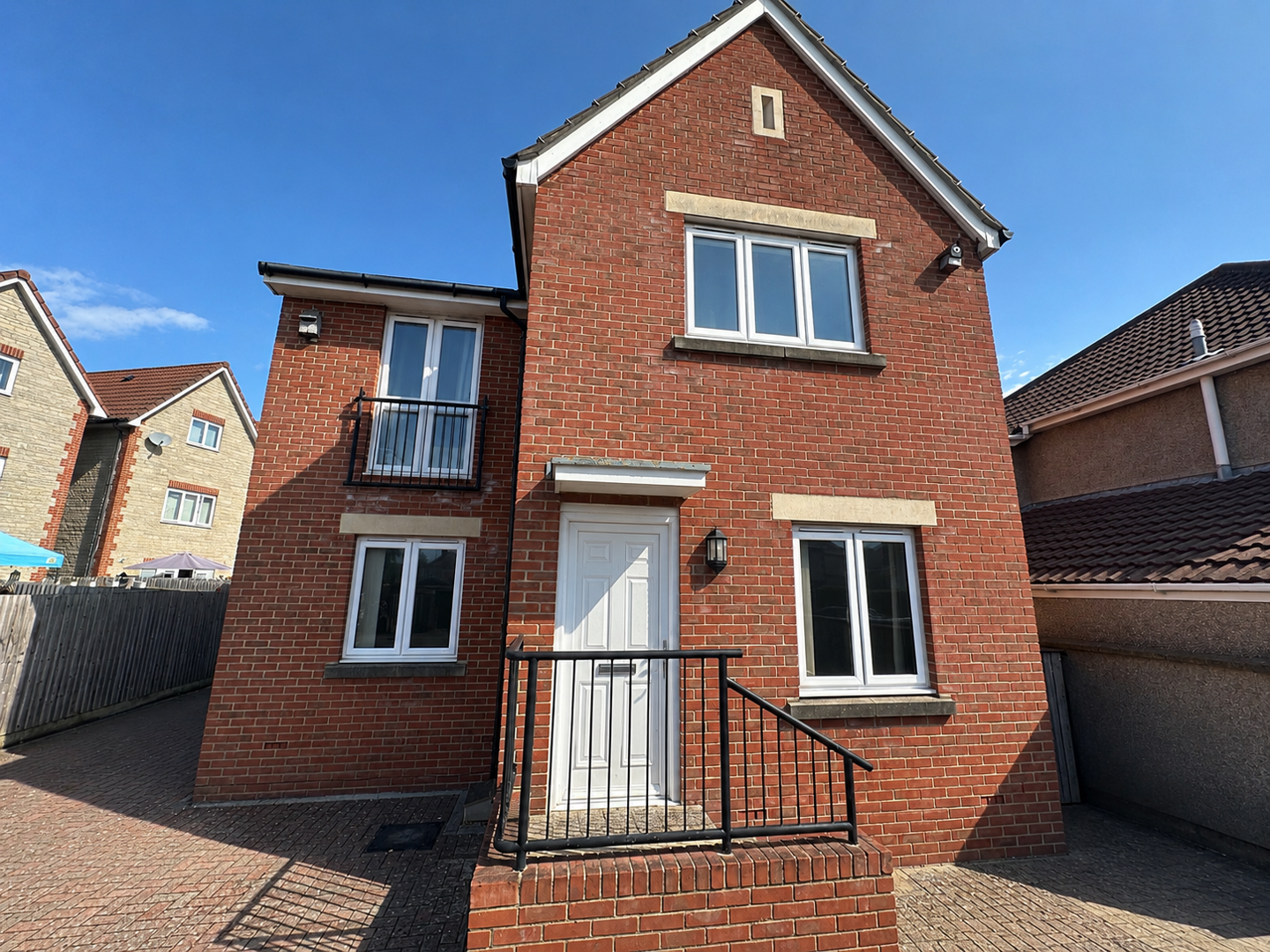 Flat Fernville Estate in Clevedon