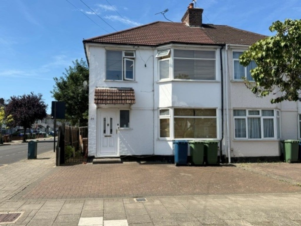 House Francis Road in Greater London