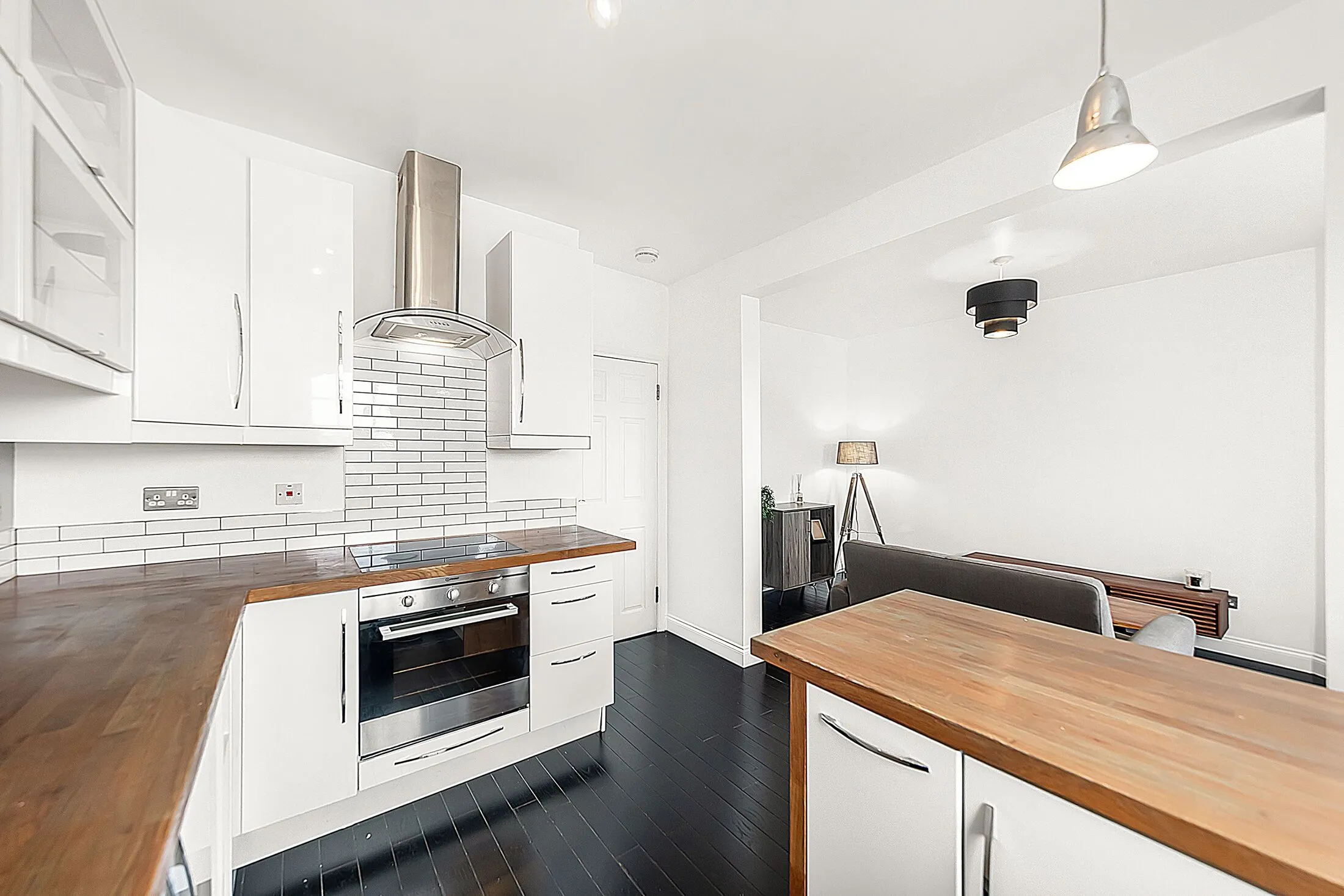 Flat Disbrowe Road in Greater London