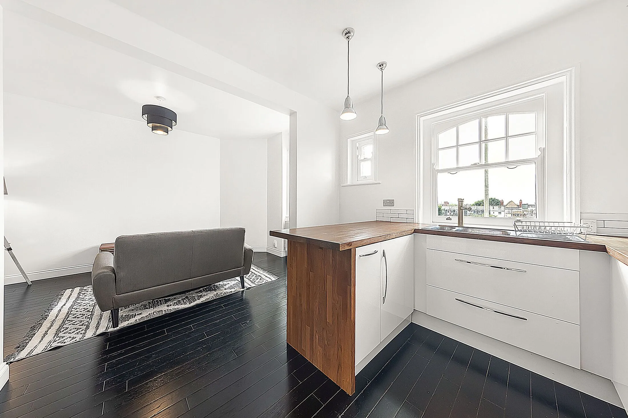 Flat Disbrowe Road in Greater London