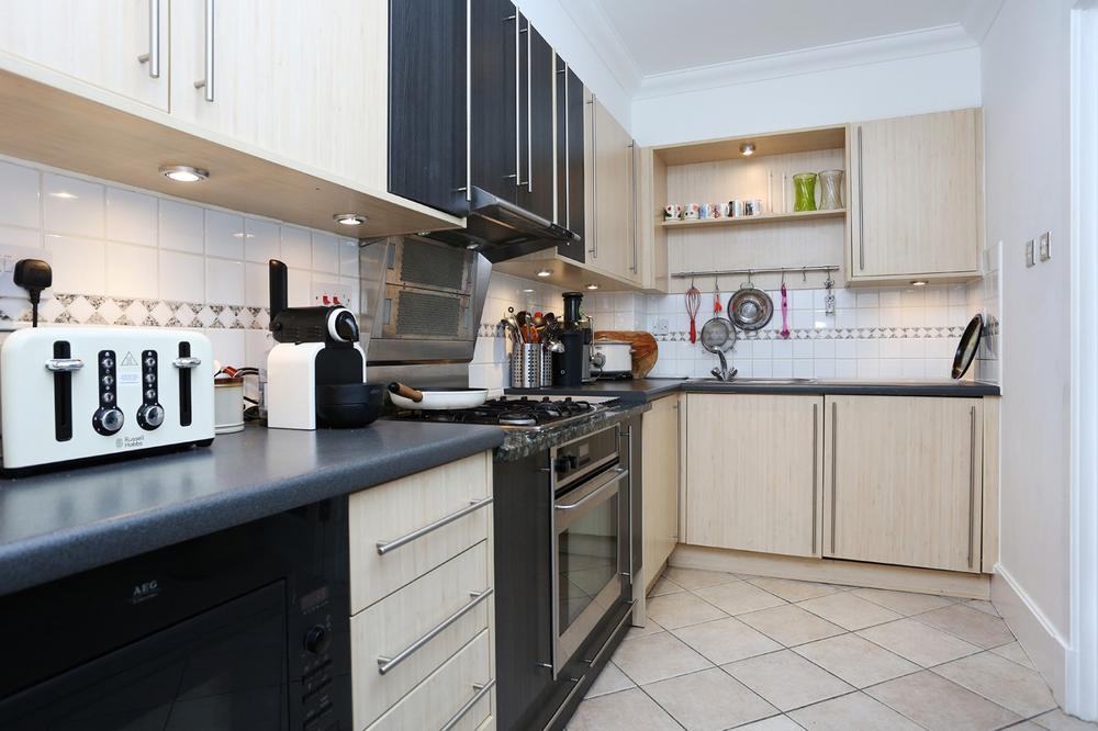 Flat Sussex Gardens in City of Westminster
