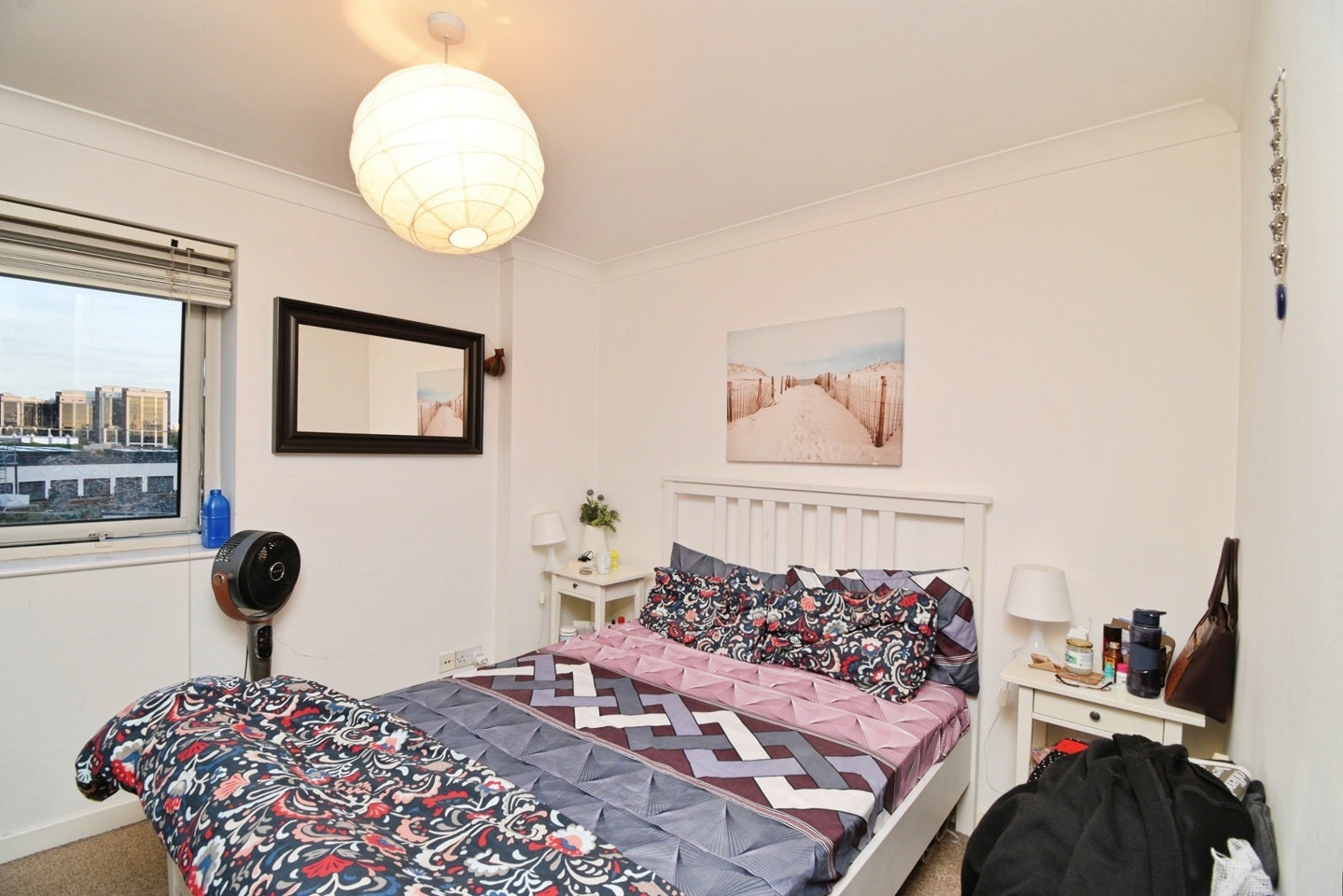 Flat Arnhem Place in Greater London