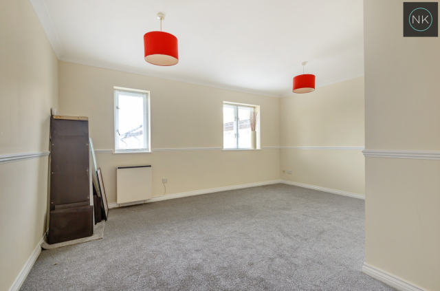 Flat Makepeace Road in Greater London