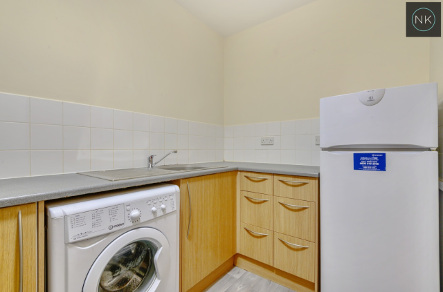 Flat Makepeace Road in Greater London