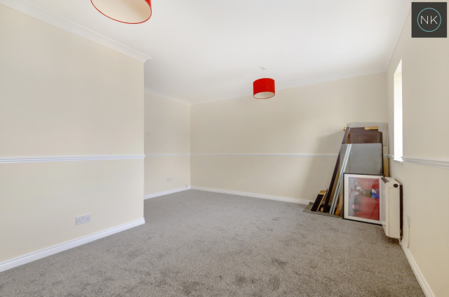 Flat Makepeace Road in Greater London