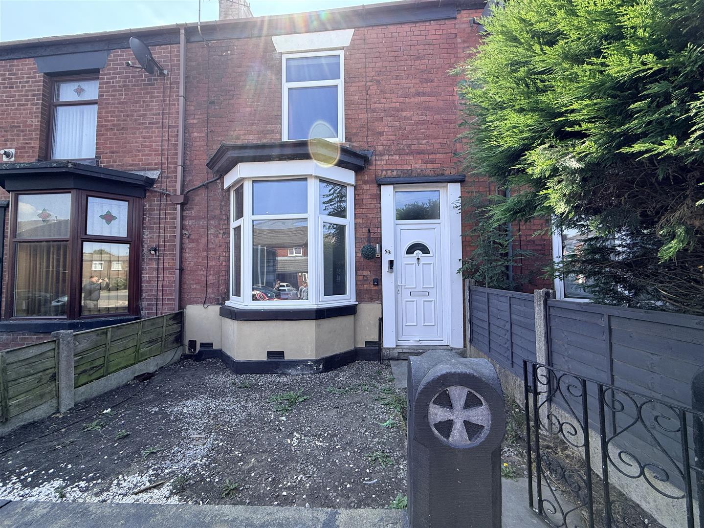 Room Carlton Street in Farnworth