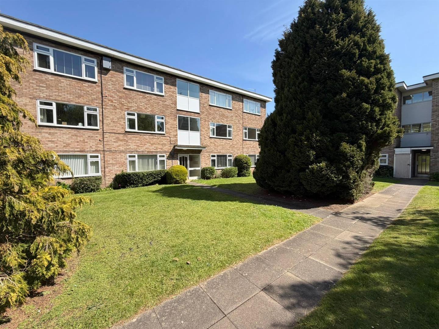 Flat St Johns Court in Birmingham