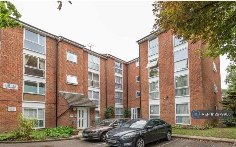 Flat Grosvenor Road in Greater London