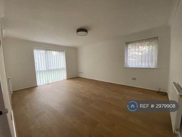 Flat Grosvenor Road in Greater London