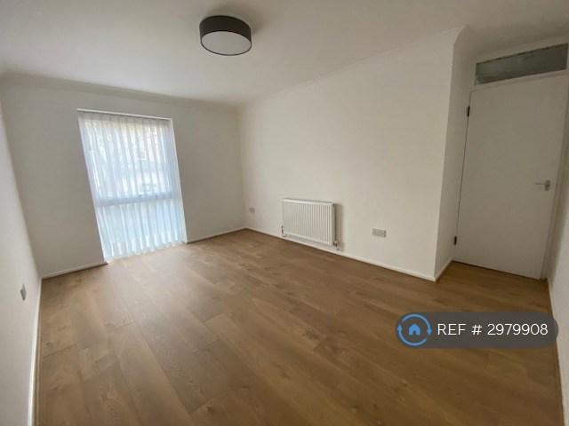 Flat Grosvenor Road in Greater London