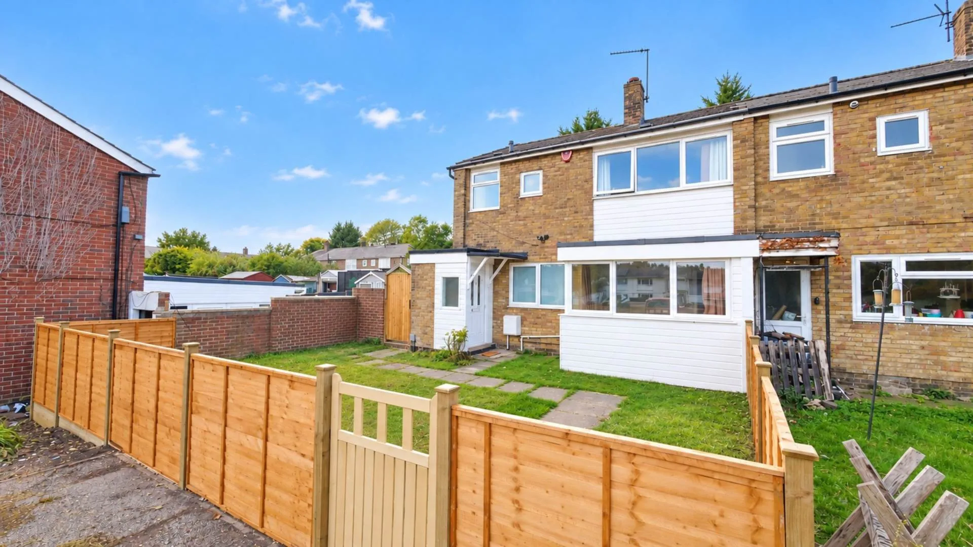 House Travellers Lane in Welwyn Hatfield