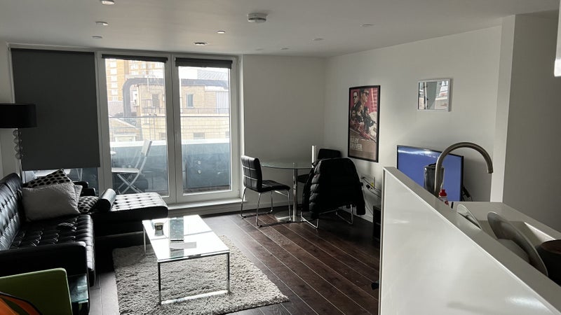 Room City Road in Greater London